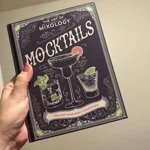 The Art of Mixology: Mocktails - Stylish Black Edition